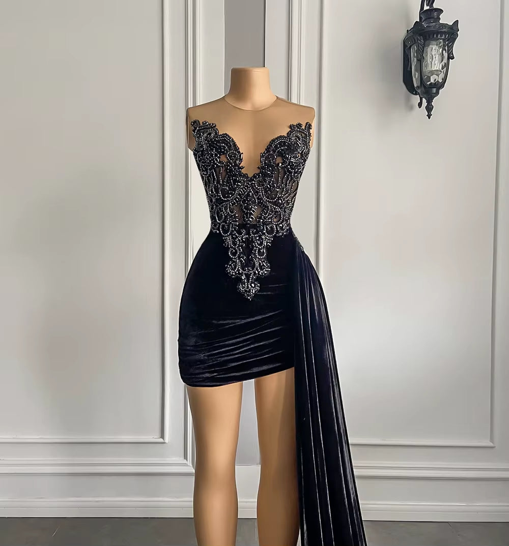 New Arrival Beaded Embroidery Women Homecoming Gowns Black Velvet Short Prom Dresses 2025 with Side Train